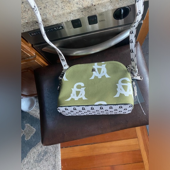 Amazingly unique Steve Madden Colorblock SM Crossbody NWT - Picture 2 of 8